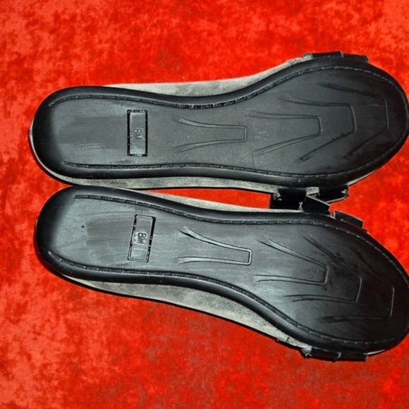 Nicole by Nicole Miller NWT Gray & Black Sz8 FLATS STR8 SASS Retro ArtHoe indie - Picture 3 of 11